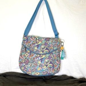 NWT: Sakroots, fold-over, crossbody bag, in artist circle print.